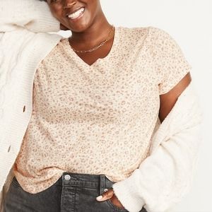 Women's Old Navy Everywhere printed v-neck tee 2X *Brand new!